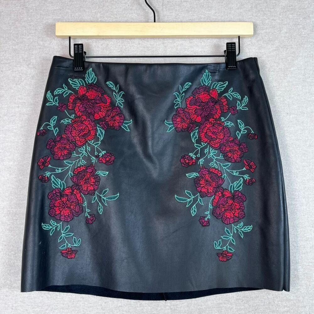 Express Womens Whimsigoth Faux Leather Mini Skirt Size 8 Boho Witchy Vampy‎ Edgy
